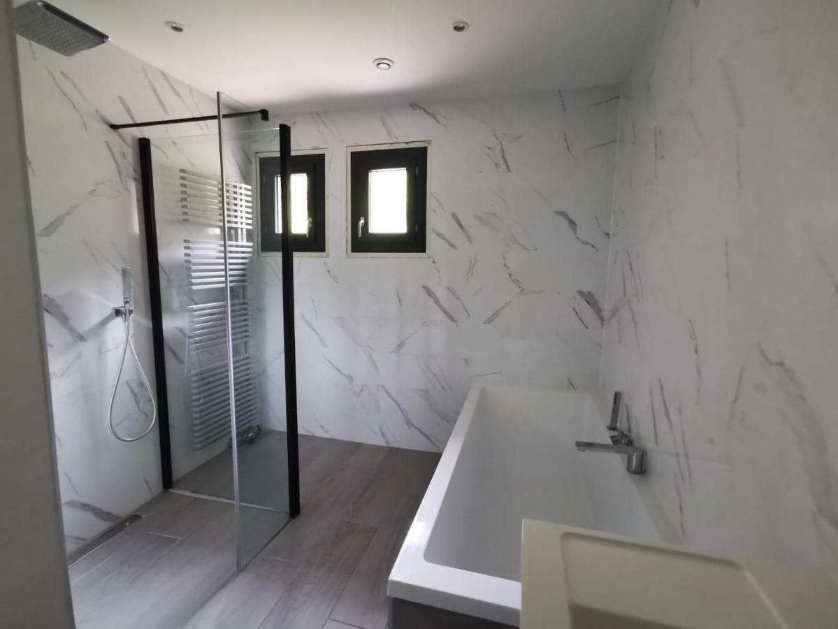 La Rive Du Doubs - 2 Chambres - 5 Pers - 56, Chemin Du Canal Du Rhone Au Rhin Dole Ngoại thất bức ảnh