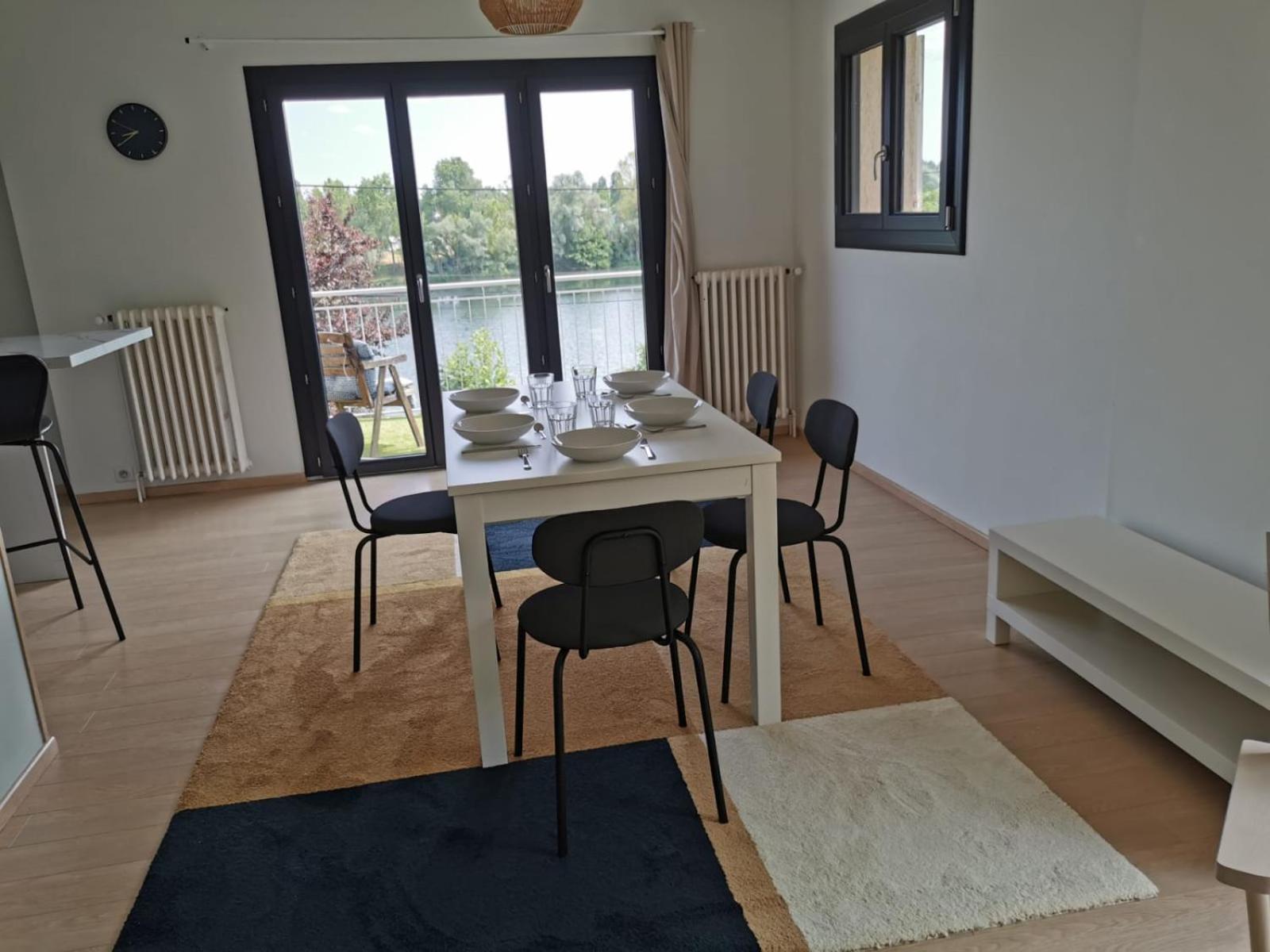 La Rive Du Doubs - 2 Chambres - 5 Pers - 56, Chemin Du Canal Du Rhone Au Rhin Dole Ngoại thất bức ảnh